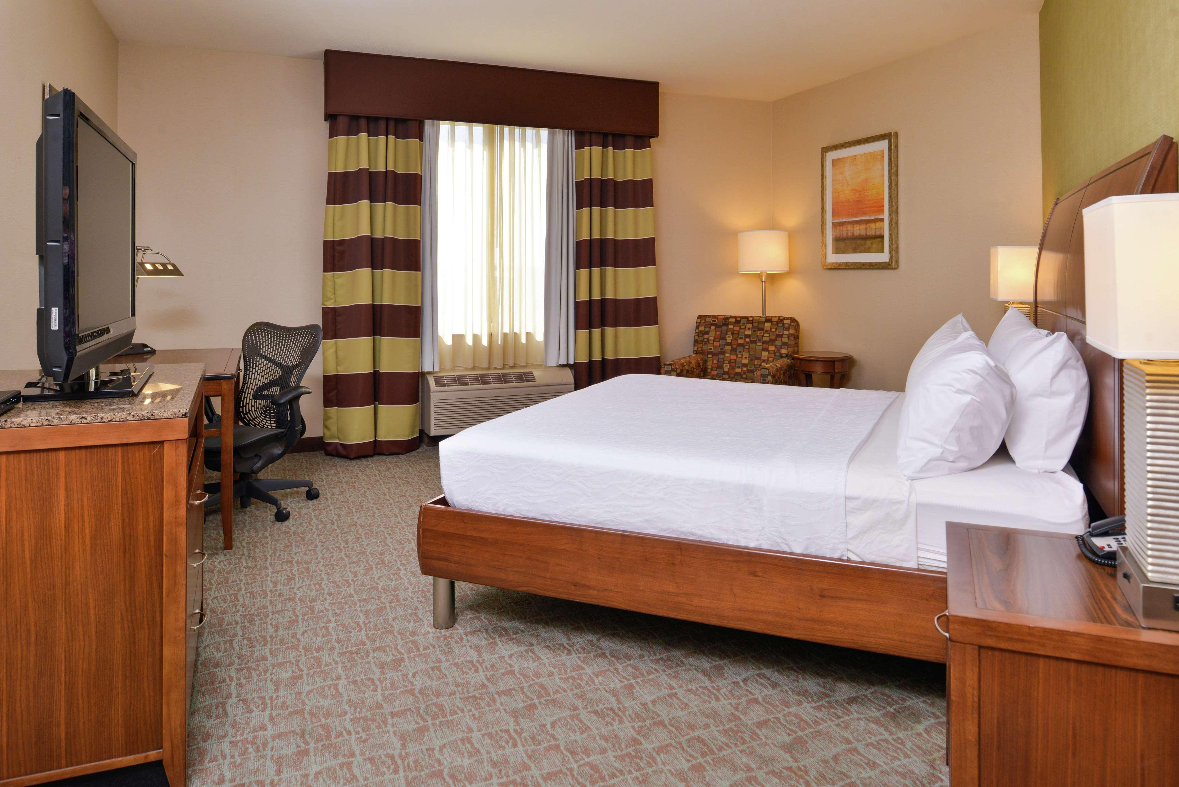 Hilton Garden Inn Boise Spectrum Exterior photo